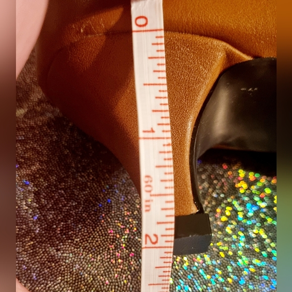 unbranded Shoes Nwot Faux Leather Kitten Heel Zippered Ankle Boots